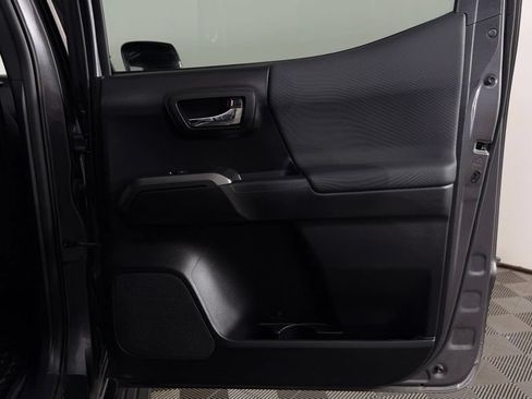 Used 2021 Toyota Tacoma TRD Sport AWD/4WD image 26