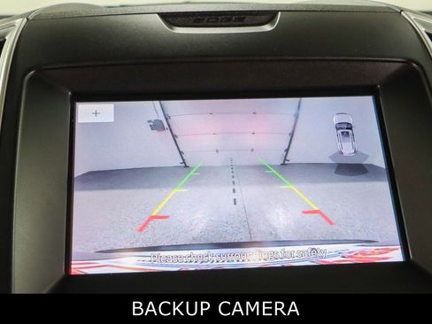 Used 2020 Ford Edge SEL image 18