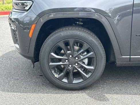 New 2026 Jeep Grand Cherokee Limited AWD/4WD image 13