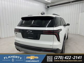Used 2024 Chevrolet Traverse LT FWD video 3