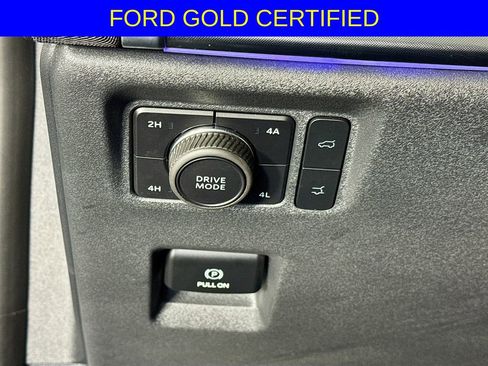 Certified 2025 Ford Expedition Max Platinum image 10