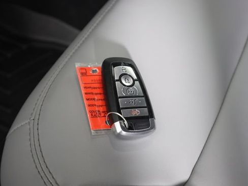 Used 2021 Ford Explorer XLT w/ Equipment Group 202A AWD/4WD image 40