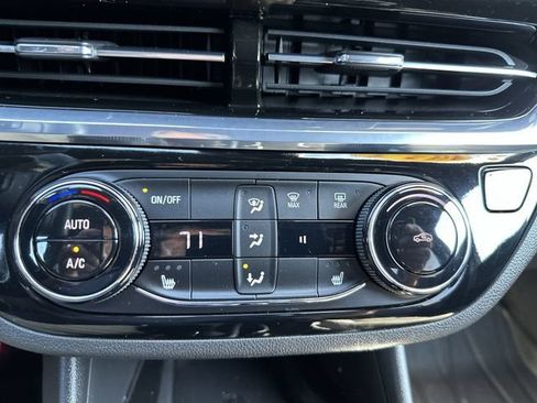 Used 2024 Buick Envista Sport Touring w/ Convenience I Package FWD image 18