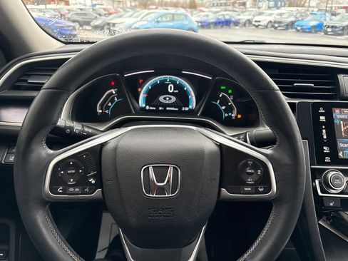 Used 2017 Honda Civic Touring image 16