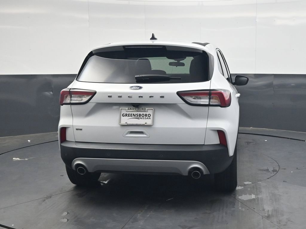 Used 2022 Ford Escape SE w/ Convenience Package FWD image 5