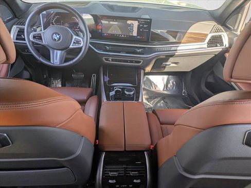 Used 2025 BMW X5 xDrive40i w/ M Sport Package image 16