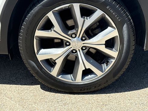 Used 2022 Hyundai Palisade SEL w/ Premium Package FWD image 9
