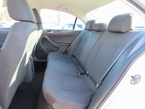 Used 2014 Volkswagen Jetta S image 12