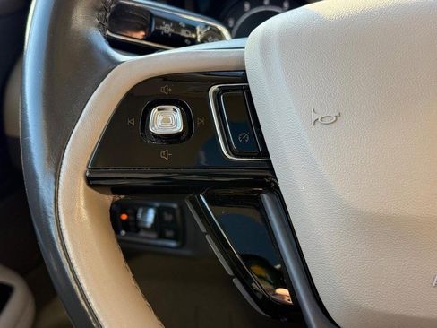 Used 2020 Lincoln Corsair Reserve image 20