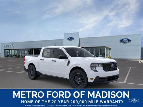 New 2025 Ford Maverick XLT w/ XLT Luxury Package FWD image 8
