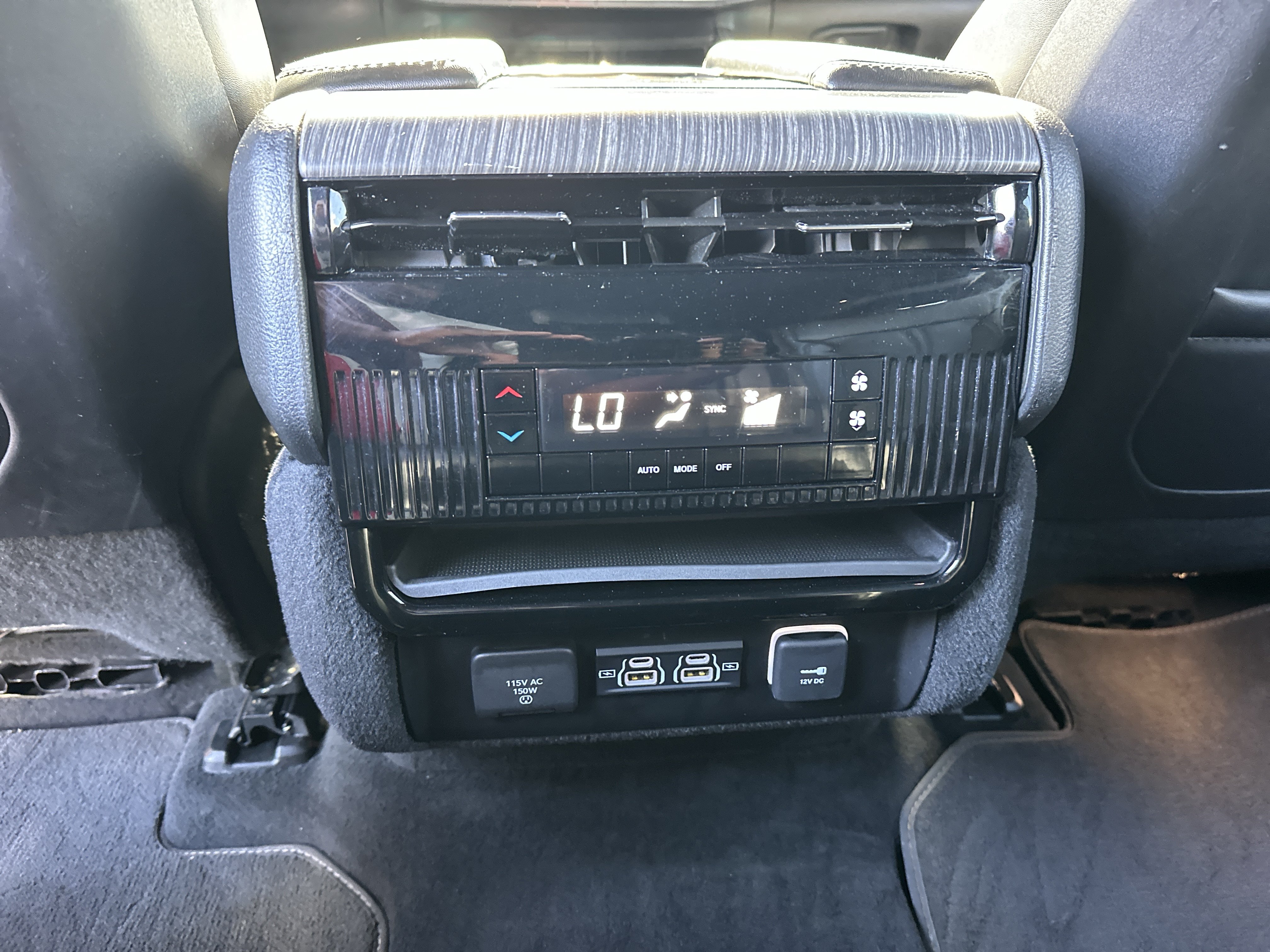 Used 2024 Jeep Wagoneer Series II RWD image 23
