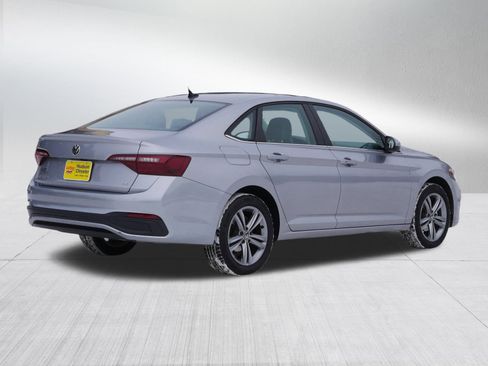 Used 2024 Volkswagen Jetta SE image 7