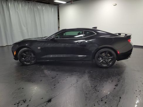Used 2018 Chevrolet Camaro SS RWD image 6