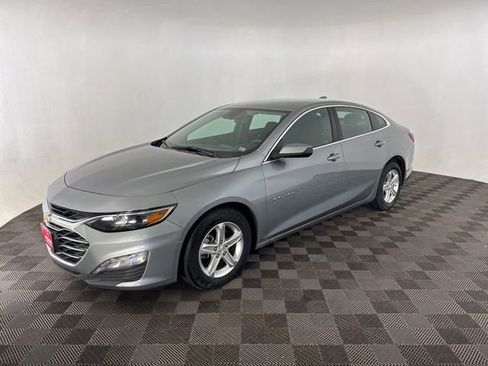 Used 2024 Chevrolet Malibu LT FWD image 2