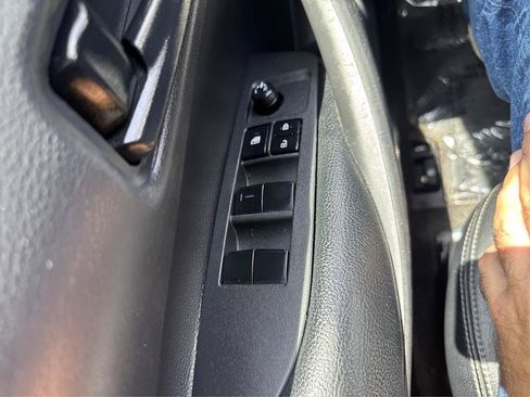 Used 2022 Toyota Corolla LE FWD image 20