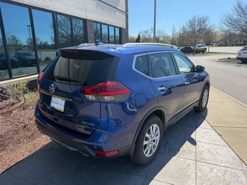 Used 2019 Nissan Rogue SV image 4