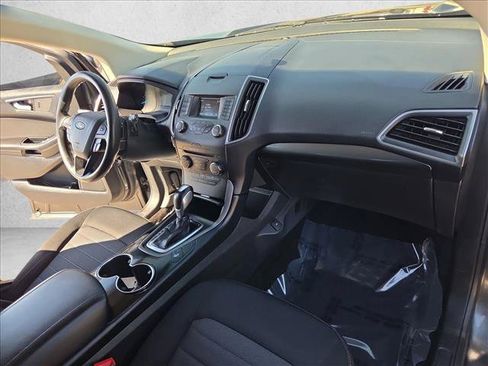 Used 2018 Ford Edge SE FWD image 21
