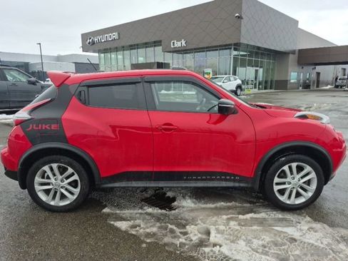 Used 2015 Nissan Juke SV w/ Technology Package image 4