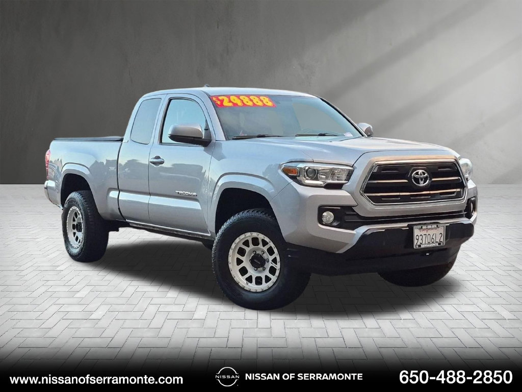 Used 2016 Toyota Tacoma SR5 w/ Towing Package AWD/4WD image 1