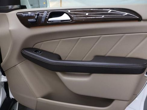 Used 2015 Mercedes-Benz GL 450 4MATIC w/ Appearance Package image 12