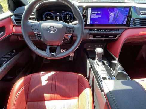 Used 2025 Toyota Camry XSE FWD image 9