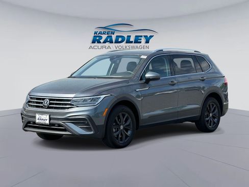 Certified 2024 Volkswagen Tiguan SE image 5