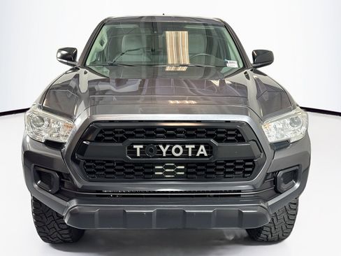 Used 2019 Toyota Tacoma SR w/ SX Package RWD image 2