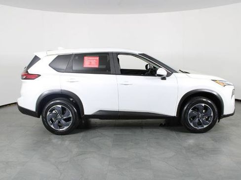 Certified 2024 Nissan Rogue SV FWD image 15