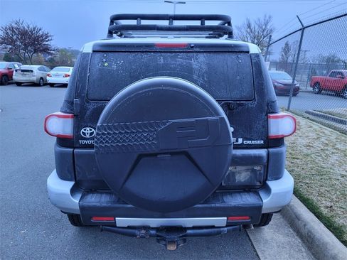 Used 2013 Toyota FJ Cruiser 4WD image 7