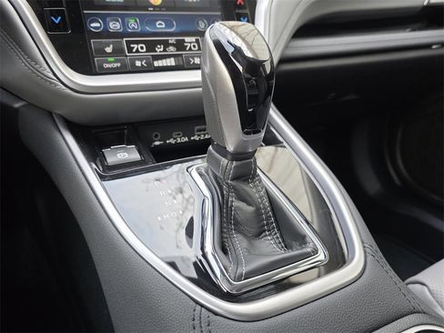 Certified 2025 Subaru Outback Limited image 26