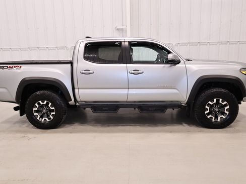 Used 2023 Toyota Tacoma TRD Off-Road w/ Advanced Technology Package image 2