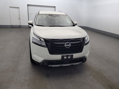 Used 2022 Nissan Pathfinder SL w/ SL Black Package AWD/4WD image 14
