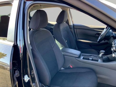 Used 2025 Nissan Sentra S image 19