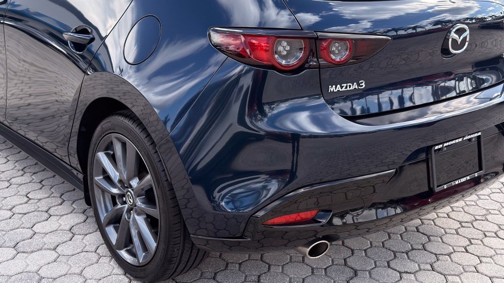 Used 2020 MAZDA MAZDA3 Hatchback FWD image 16