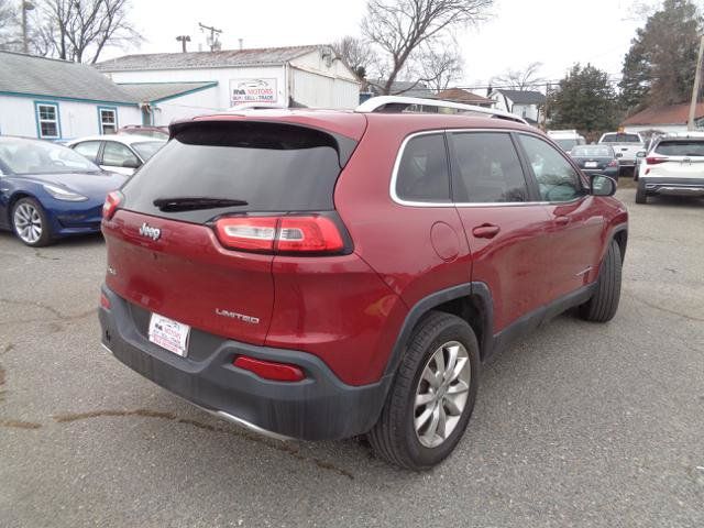 Used 2017 Jeep Cherokee Limited AWD/4WD image 6
