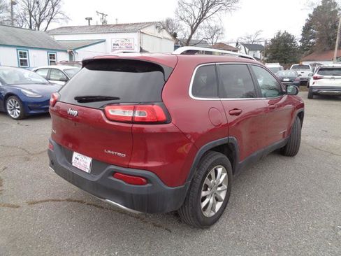 Used 2017 Jeep Cherokee Limited image 6