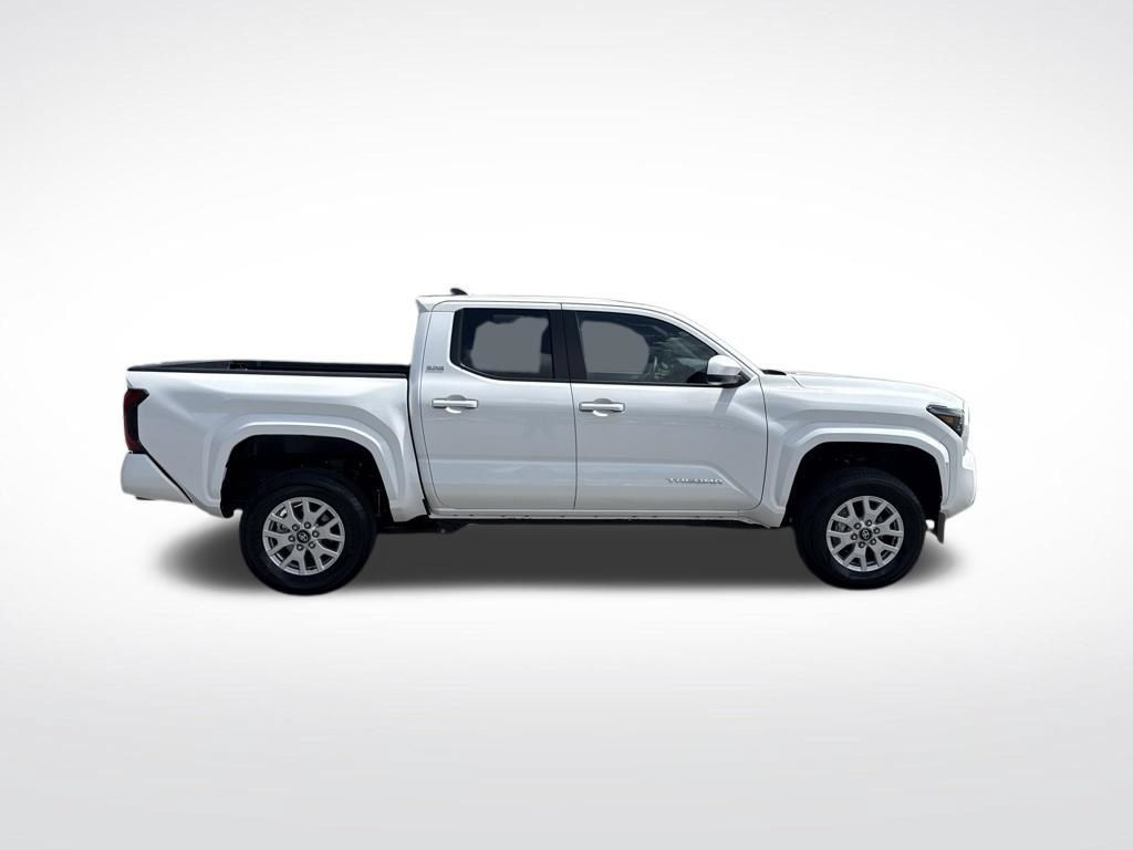 Used 2026 Toyota Tacoma SR5 RWD image 4