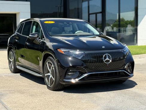 Used 2023 Mercedes-Benz EQS 580 4MATIC SUV image 8