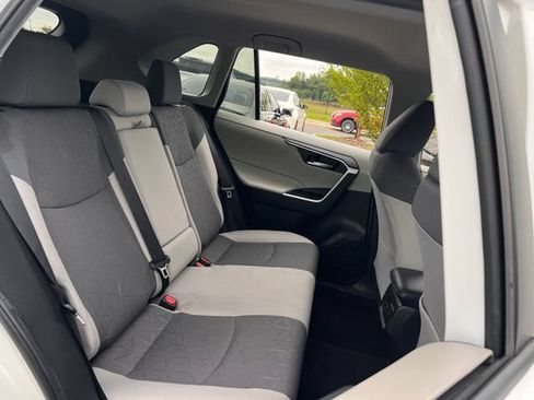 Used 2020 Toyota RAV4 XLE FWD image 27