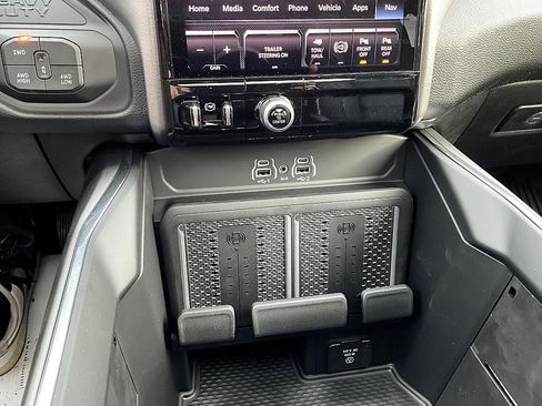 New 2026 RAM 3500 Laramie AWD/4WD image 28