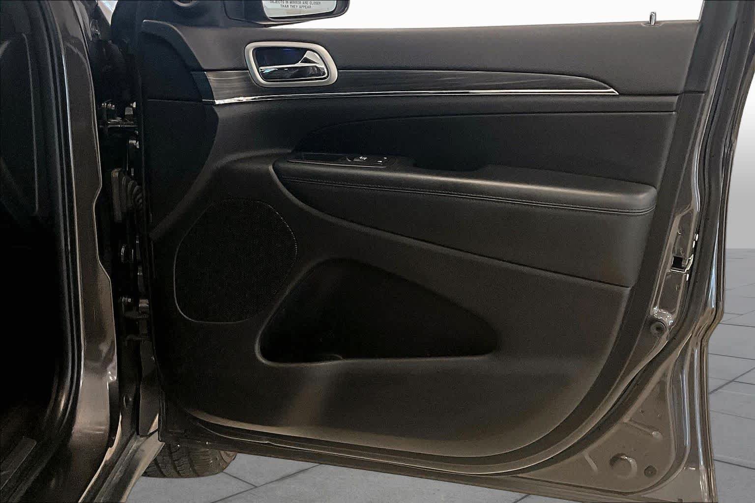 Used 2019 Jeep Grand Cherokee Limited w/ Luxury Group II RWD image 21