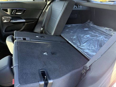 Certified 2025 Mercedes-Benz GLC 300 4MATIC image 32