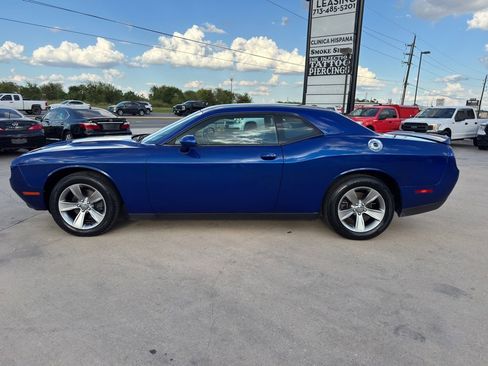 Used 2019 Dodge Challenger SXT image 7