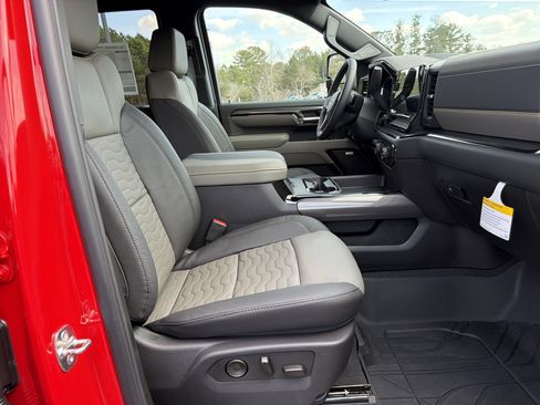 New 2026 Chevrolet Silverado 2500 ZR2 image 13