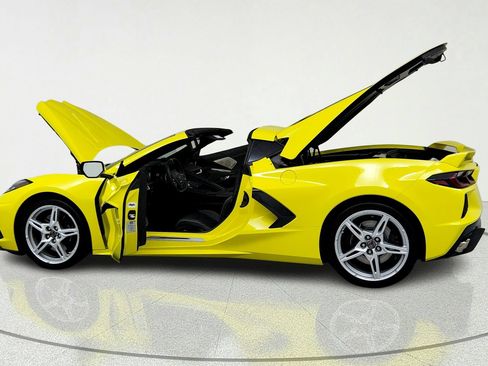 Used 2023 Chevrolet Corvette Stingray Premium Cpe w/ Z51 Performance Package RWD image 10