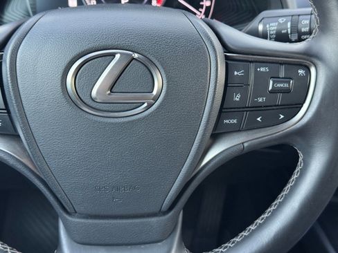 Used 2022 Lexus UX 200 image 19
