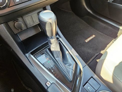 Used 2016 Toyota Corolla LE FWD image 29