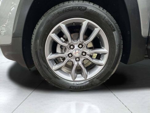 Used 2024 GMC Terrain SLT AWD/4WD image 31