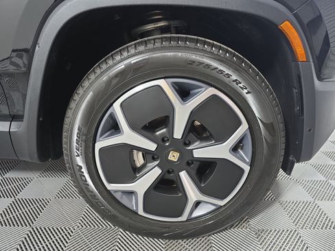 Used 2024 Rivian R1T Adventure AWD/4WD image 11