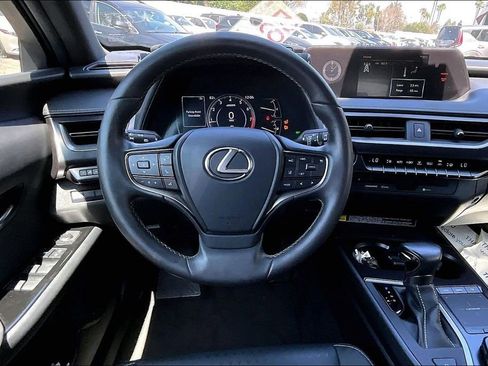 Used 2022 Lexus UX 200 w/ Accessory Package (Z2) FWD image 7